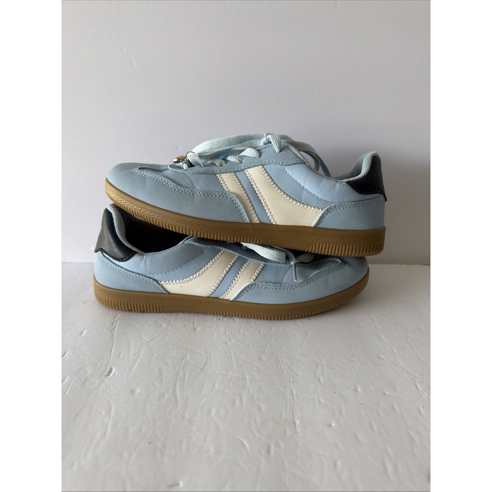 Madden Girl Kory Sneaker Women 7.5 Sky Blue Good Retro Gum Sole Lace Charms
